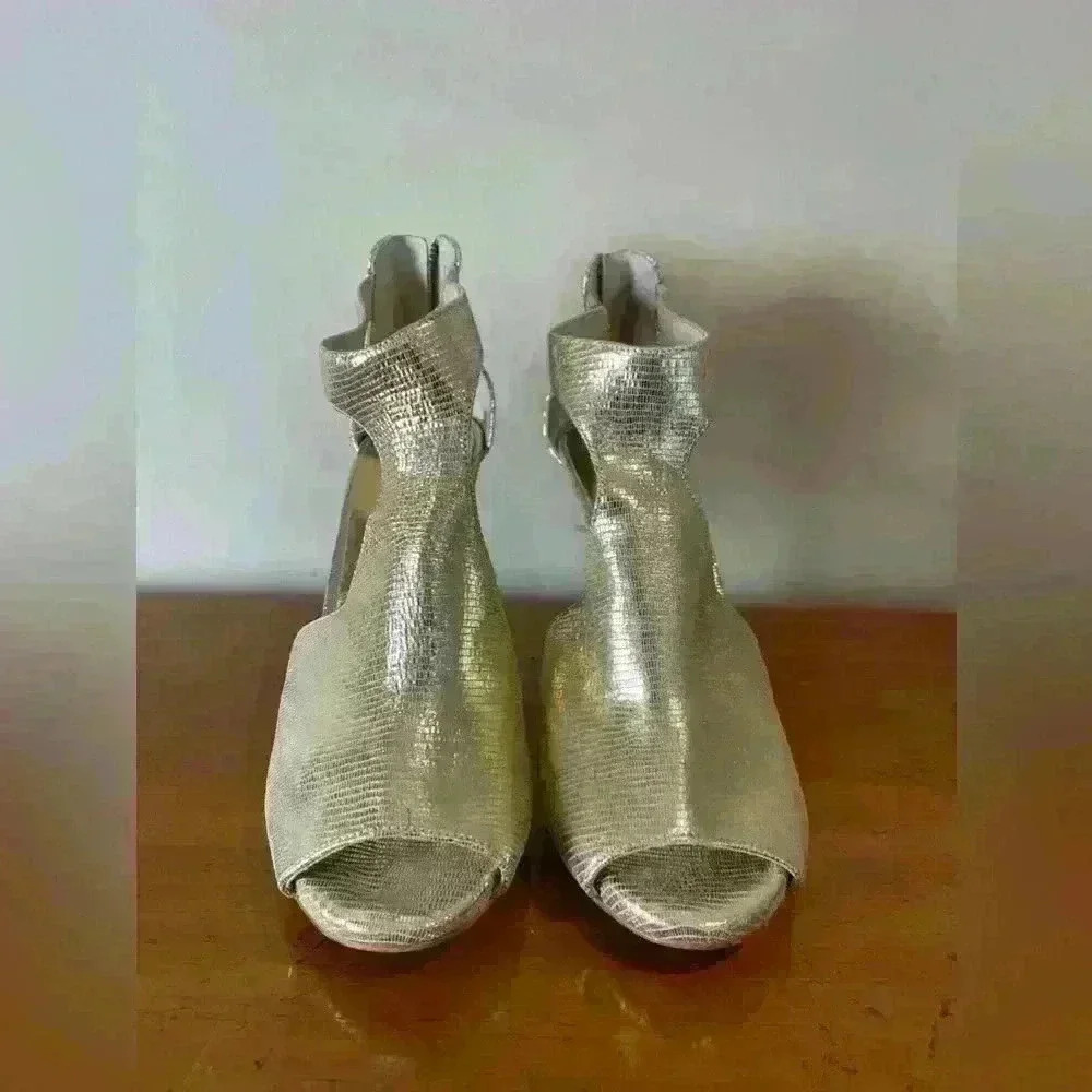 Michael Kors solid gold heels, size 7, leather upper
